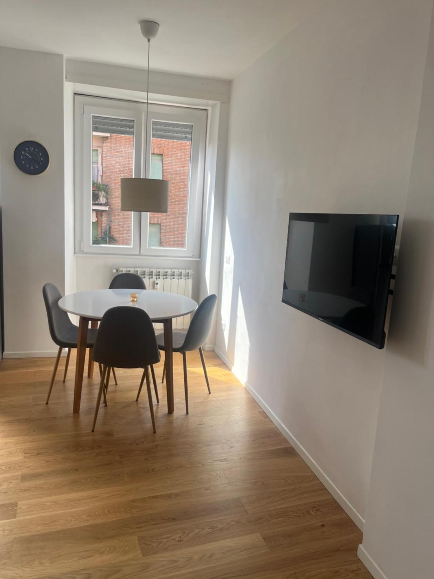 Apartment Just Rom